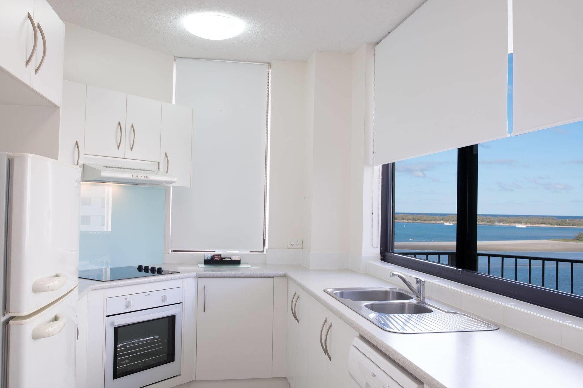 Sandy Point Beach Resort Гоулд Коуст Екстериор снимка