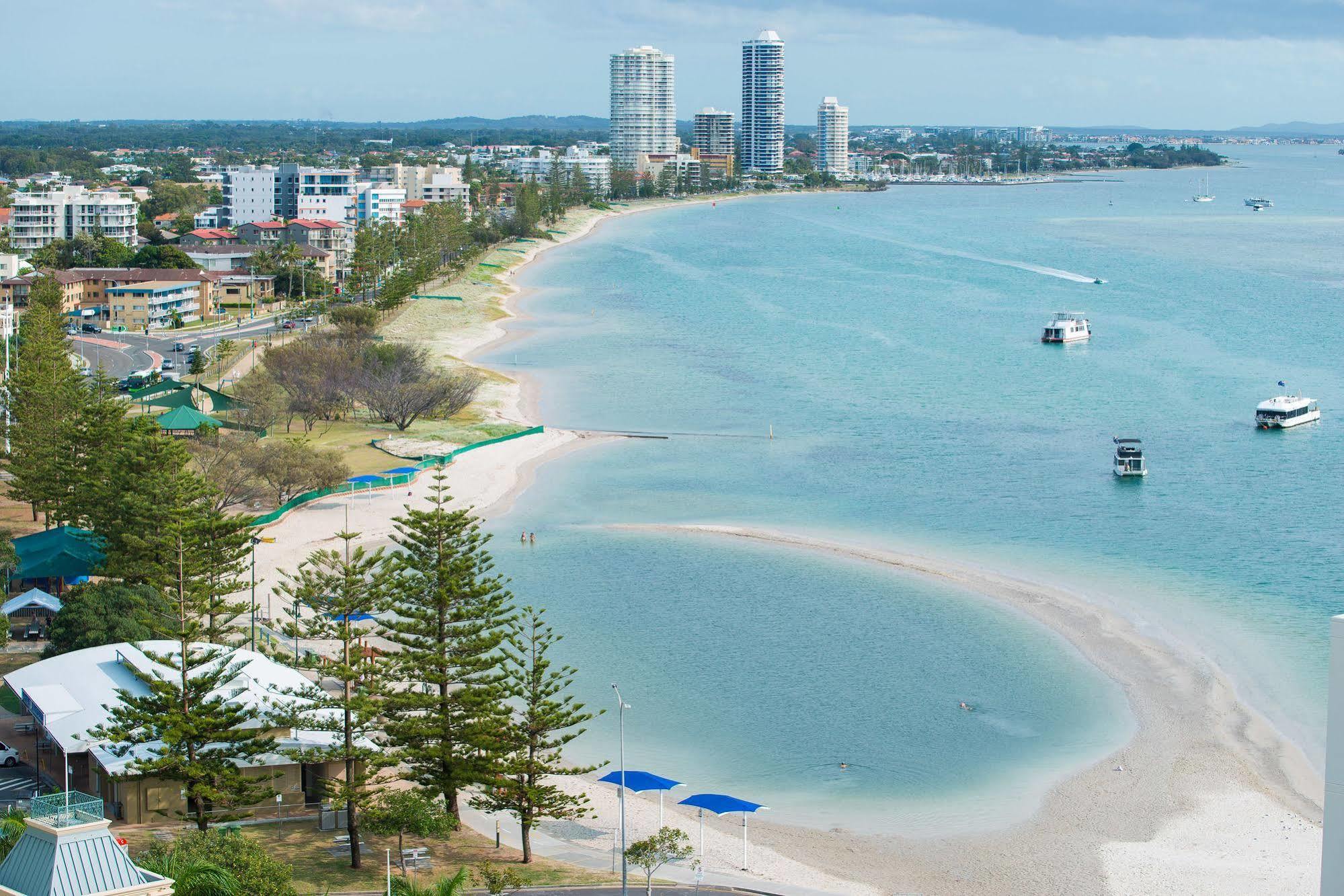 Sandy Point Beach Resort Гоулд Коуст Екстериор снимка